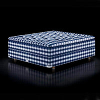 Cama de lujo muy cómoda de tela de cuadros azules y blancos 2000T by Hästens - bdhome Marbella